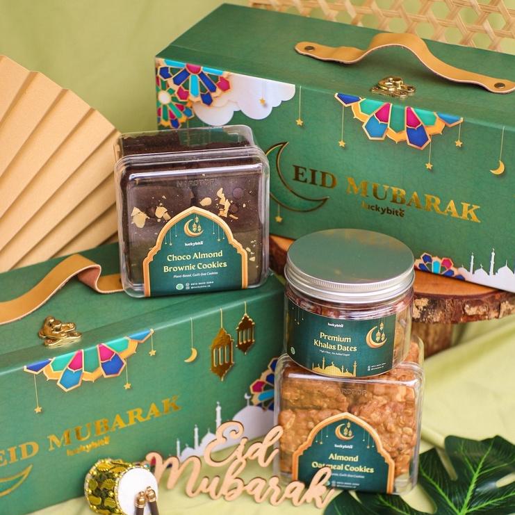 

Produk - Hampers Lebaran / Parcel Lebaran - Premium Hard Box - Set Zahra - Luckybite Promo Best Seller!!