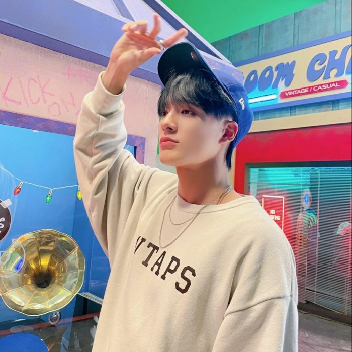 SWEATER LEE JENO NCT DREAM BEATBOX MV WTAPS