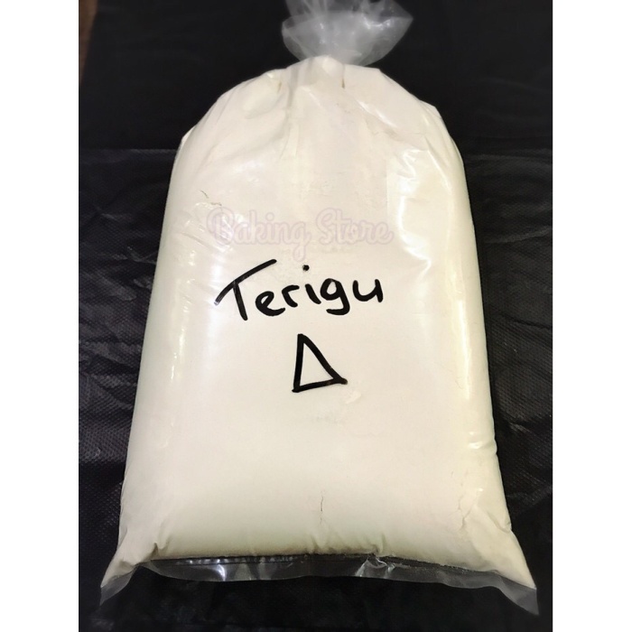 

Tepung Terigu Segitiga Biru Kiloan 1kg!!