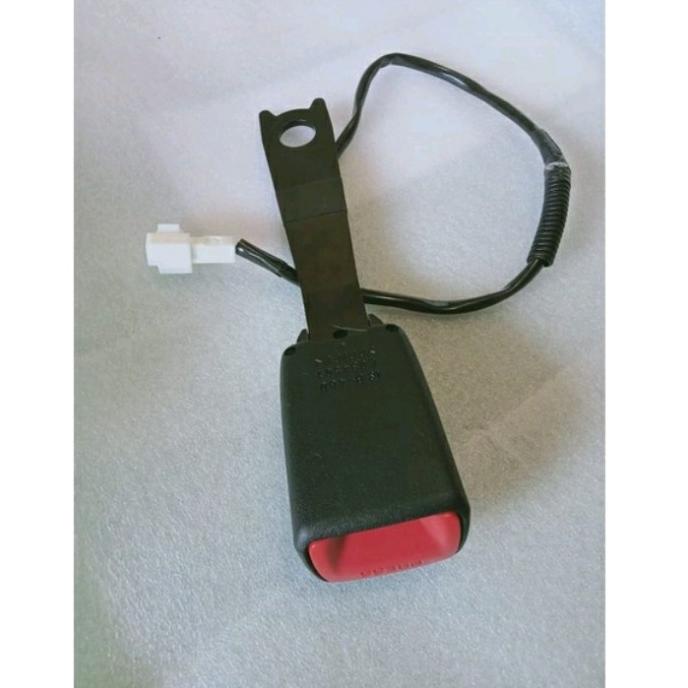 stick stik lock safety belt seatbelt innova Fortuner Hilux Avanza Xeni