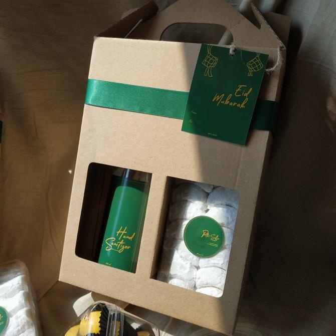 

Parsel Ramadan Premium Set 2 (Hand Sanitizer+Kue Kering/Kopi)