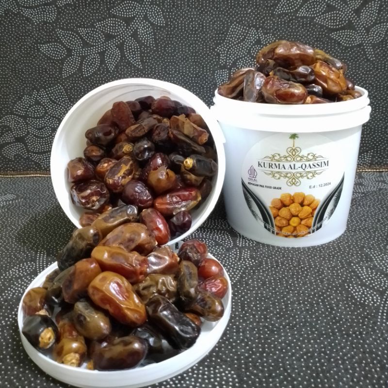 

Kurma Al Qassim 850 gram lembut dan manis