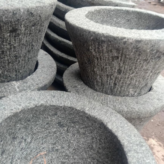 Terlaris Lumpang Batu Asli Pahatan Ukuran 29-30 Cm Bulat Plus Alu Tumbukan