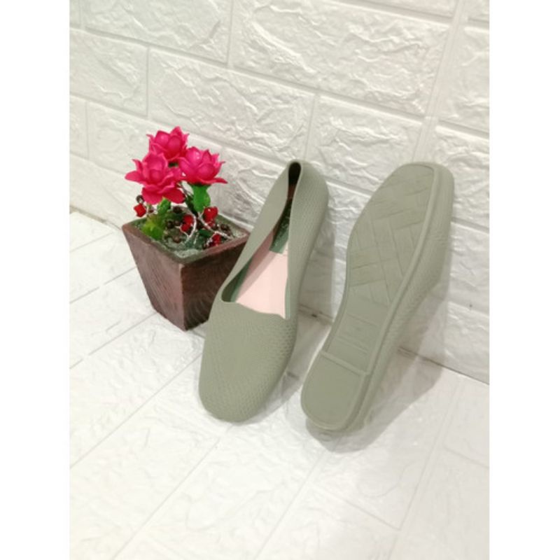 36-41 Sepatu Wanita Slip On Casual Import HYS New Flat Shoes Sepatu Teplek