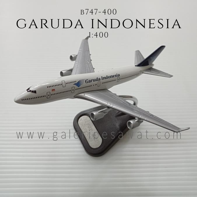 Replika Miniatur Pesawat Garuda Indonesia B747-400