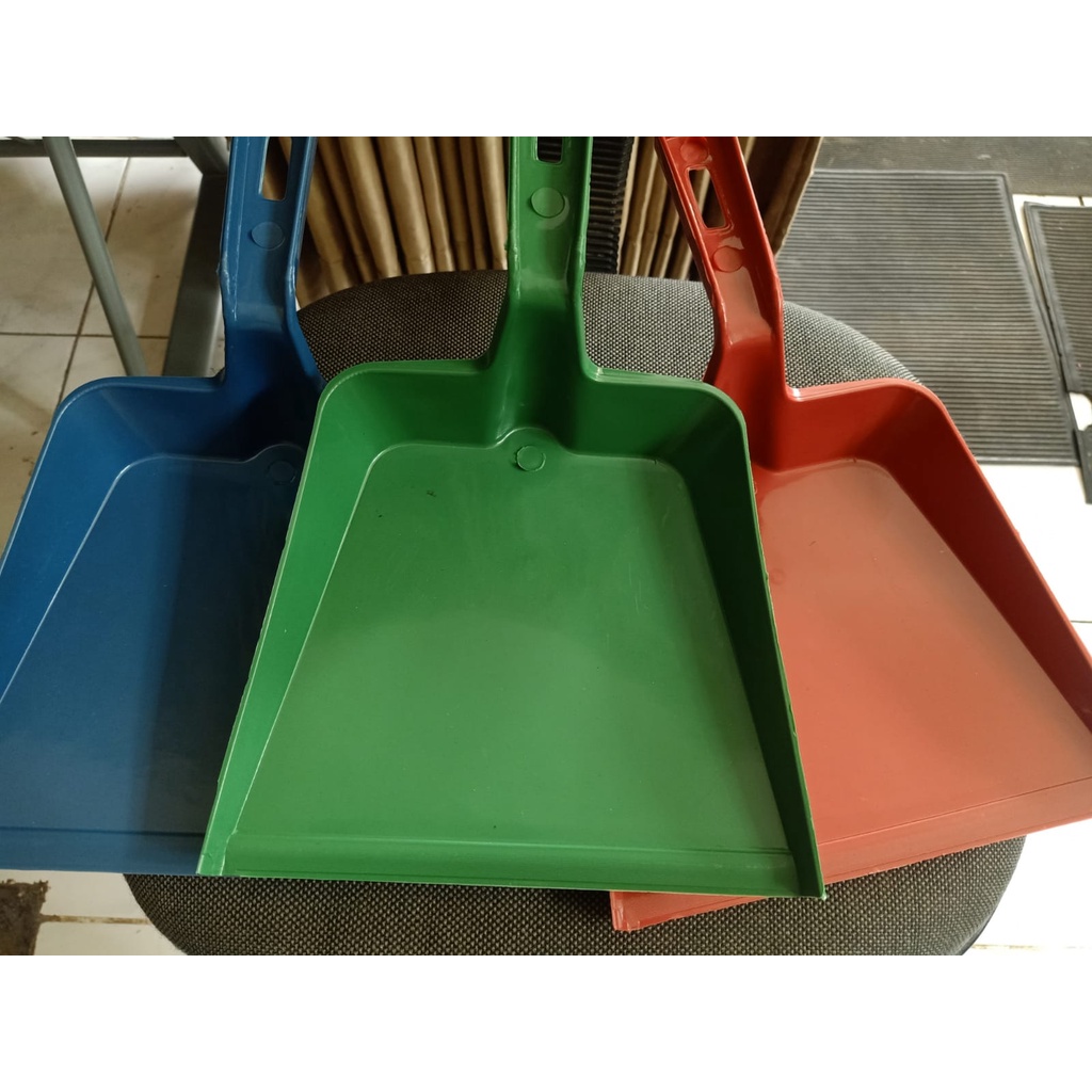 Sekrop sampah Tangan cikrak tangan