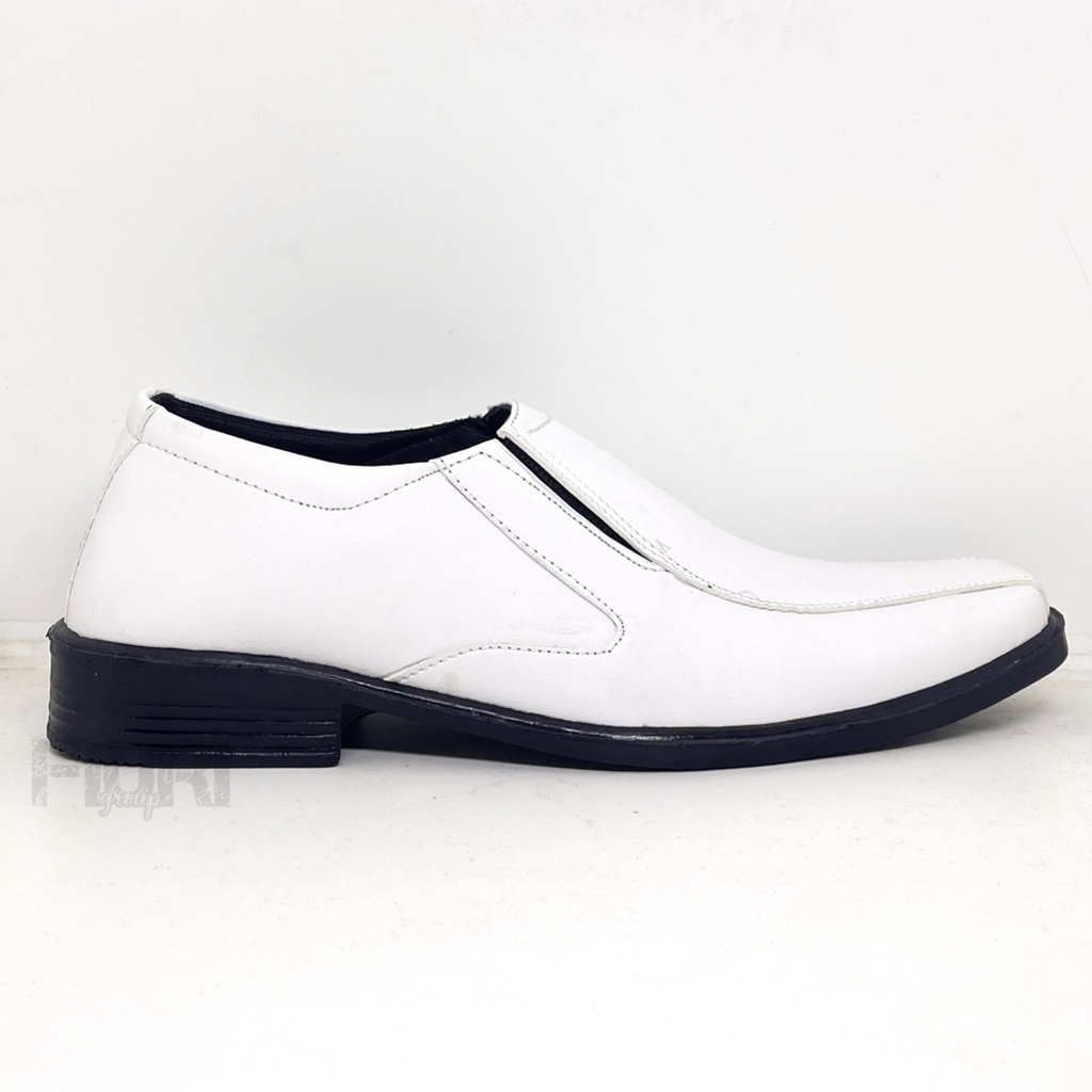 FIURI SB 6 – SEPATU PANTOFEL 38-44 PUTIH PRIA POLOS – SEPATU FORMAL PRIA POLOS – SEPATU SEKOLAH HITAM - SEPATU KERJA KANTOR - PANTOPEL MURAH PROMO - FASHION PRIA