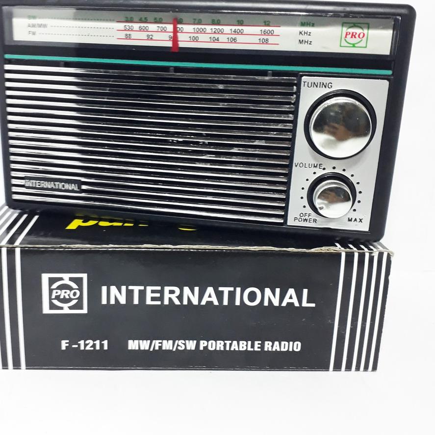 ➣ Radio International F 1211 Portable AM FM Portable Radio ✮