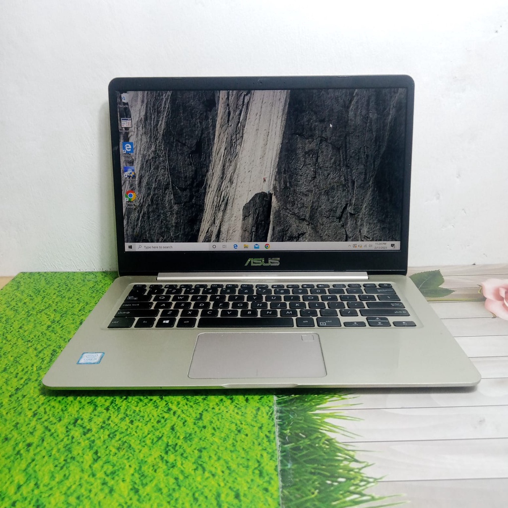 Laptop Asus Vibobook X406UA Core i5 gen 8 RAM 8GB SSD 128GB Layar 14" Super Slim Mulus cuma 4 jutaan