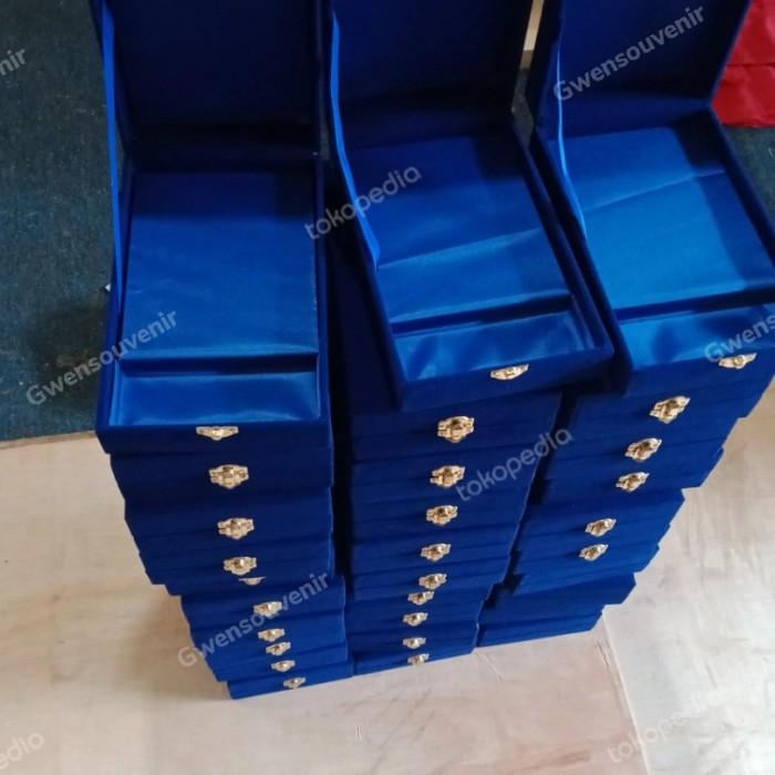 

Box Plakat Kotak Buludru 022