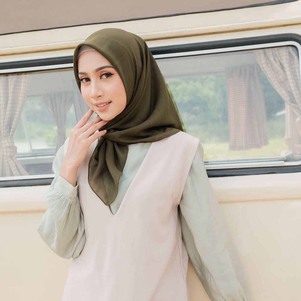 ALIF HIJAB POLOS SEGI EMPAT PARIS PREMIUM KOREA - OLIVINE ( SPL-D1-020 )