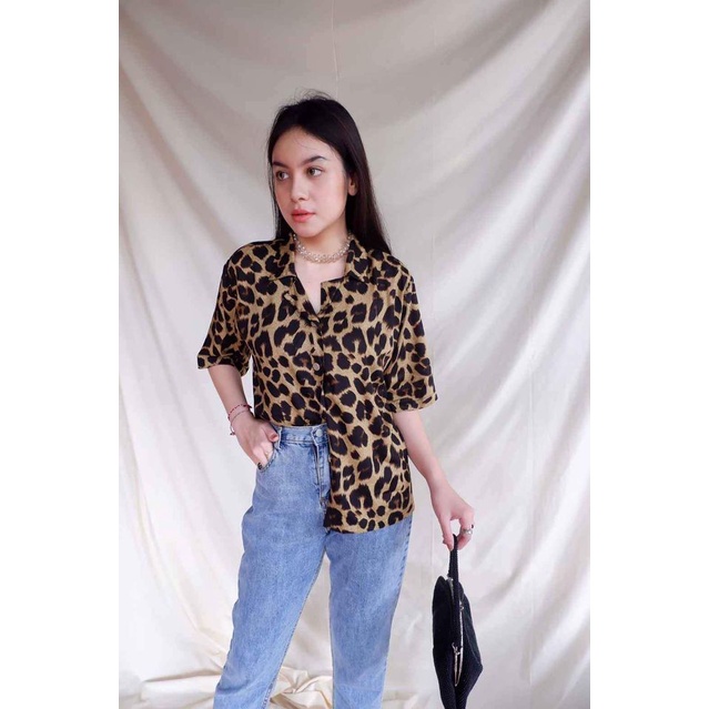 Kemeja Wanita Motif Leopard