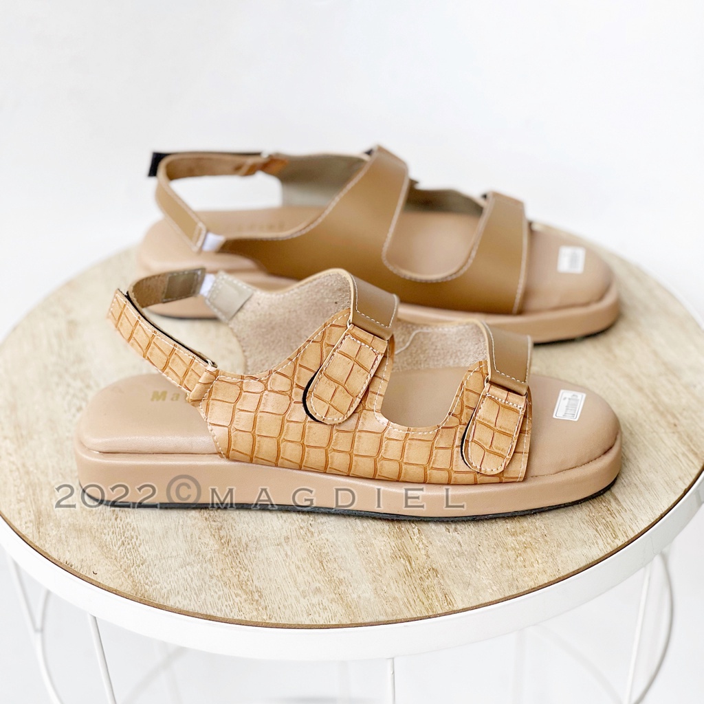 Yoppy - Platform Sandal Wanita 3 cm