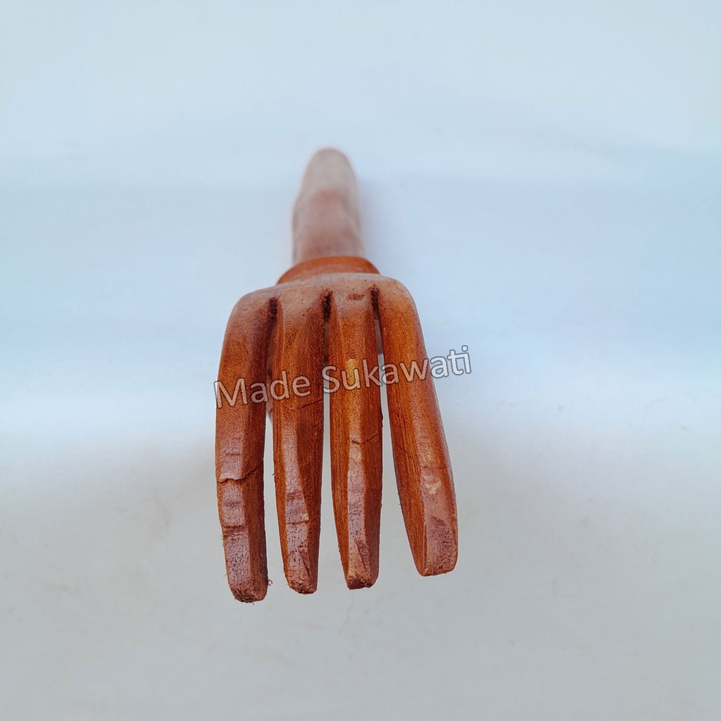 Garukan punggung kayu motif tangan kerajinan hiasan penggaruk handmade