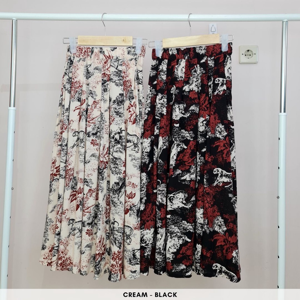 4776 masire button long skirt one set