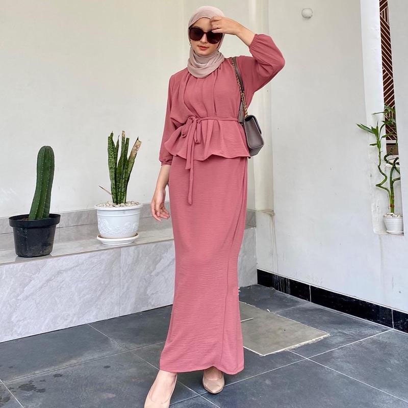 SRIWA One Set Gamis Setelan Wanita Crinkle Dini Set Rok Dan Atasan Os01-Merah Muda