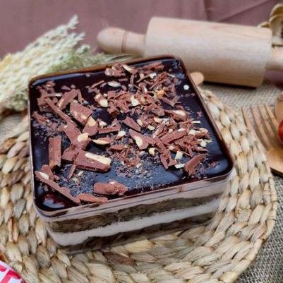 

Makin murah Silverqueen Dessert Box 500 ml / Brownies Lumer / Dessert Box Silverqueen / Dessert Box Murah