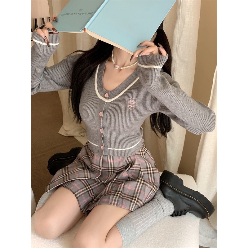 Red Gaya Korea Desain Rasa Niche Tanda Pangkat Bordir Sweater Wol Wanita 2022 Musim Gugur dan Musim Dingin Cardigan Sweater Lengan Panjang Jaket Trendi