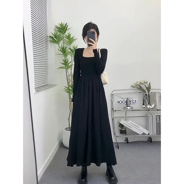 Red Hepburn Style High-End Kerah Persegi Lengan Panjang Gaun Musim Semi 2023 Baru Pinggang Tinggi Tipis Hitam Bawahan Rok Panjang wanita