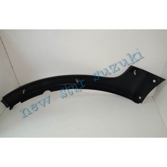 list moulding  bumper depan SX4