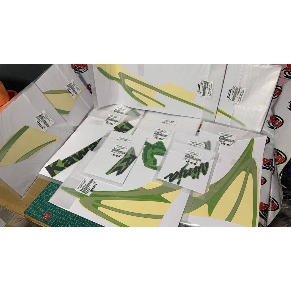 LABEL STICKER STRIPING 40144-0628 PATTERN SET GREEN 2010 KAWASAKI NINJA 150 RR