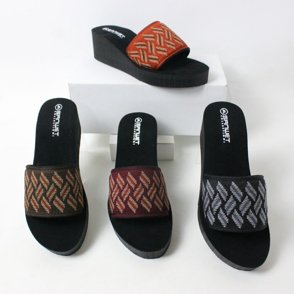 sandal wedges fashion selop rajut motif wanita