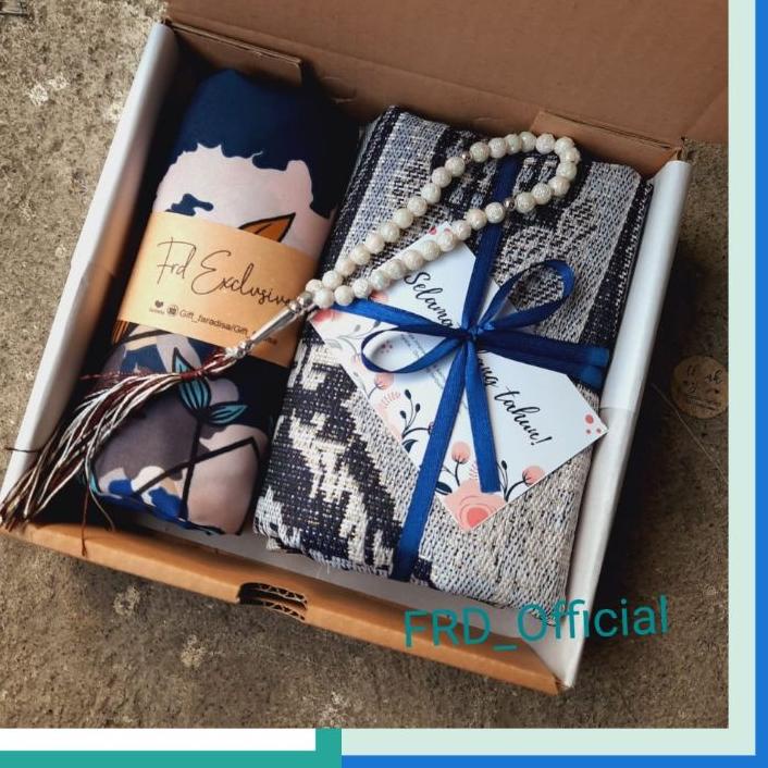 

☛ Hampers Muslim Murah (Hijab + Sajadah + Tasbih) souvenir kado hadiah gift hamper ultah nikah wedding wisuda graduation sempro guru perpisahan ➯