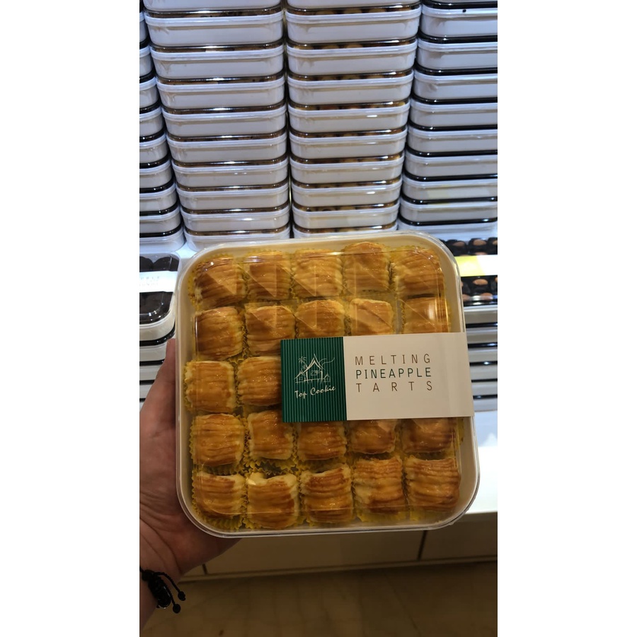 

READY STOCK Nastar Top Cookies Malaysia Melting Pineapple Tart