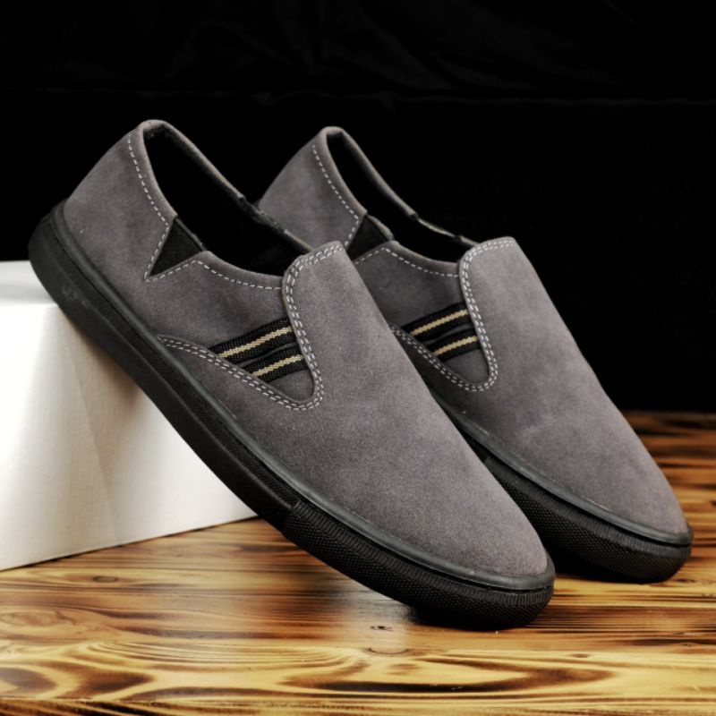 WOLF BURN Sepatu Pria Casual Slip on Trendy Branded Slip Kasual  Nyaman Dipakai Kantor Harian