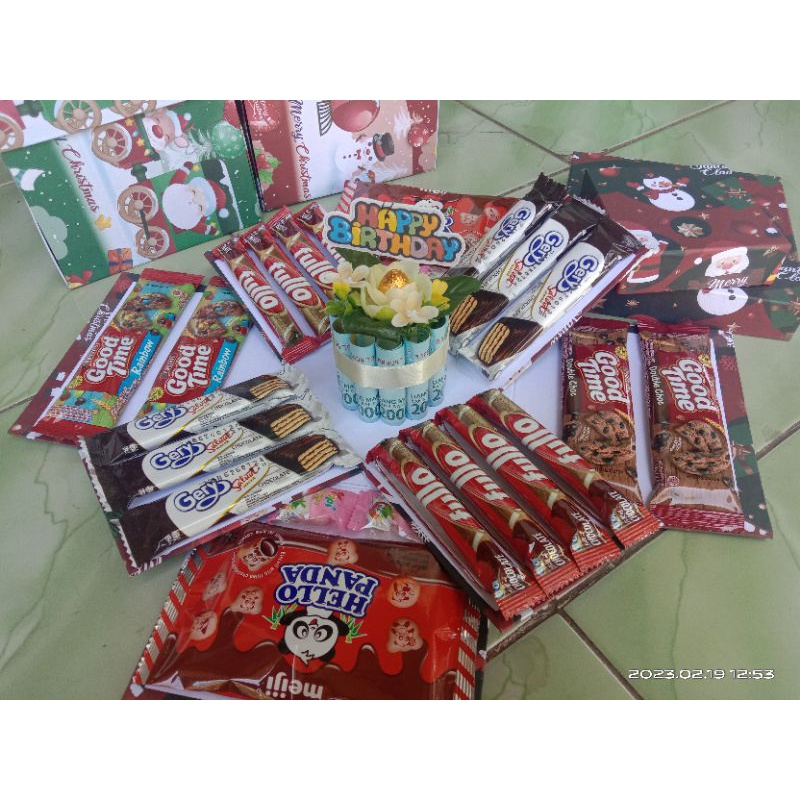 

BOX KADO PLUS ISI SNACK 2LAYER