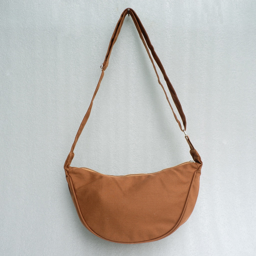 Sling Bag Kanvas Kasual Wanita 32x17x10cm Varian Halfmoon Mocca