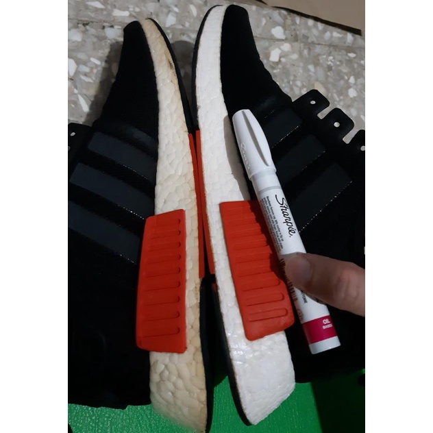 

Sharpie WHITE OIL Based utk REPAINT BOOST nmd ultraboost yeezy sneaker