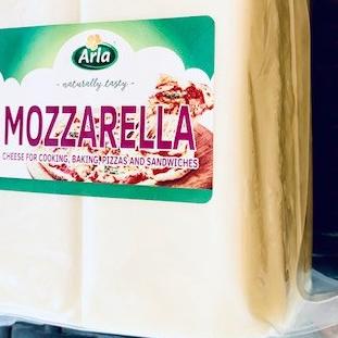 

✻ Keju Mozzarella Arla 500g Topping Pizza ☉