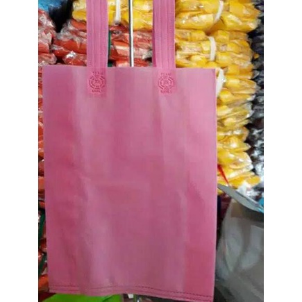 

Garansi Terbaik 12 pcs) tas spunbond goodie bag 25x35x10 cm | tas kain spunbond,tas belanja,tas souvernir,tas promosi,tas ultah,tas hajatan,tas sablon
