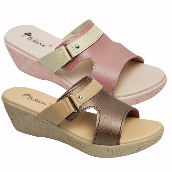 Terlaris Dr. Kevin Sandal Wanita Hak Tinggi Wedges 561-023