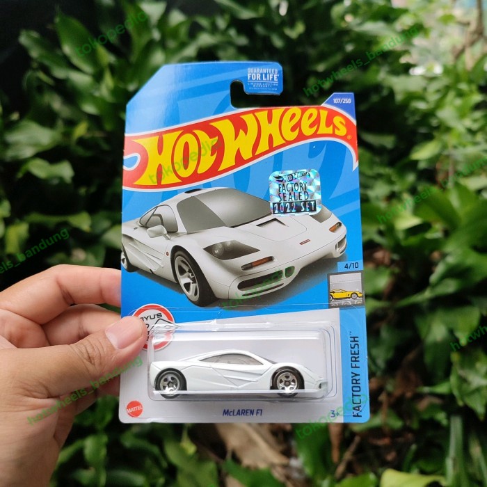 HOT WHEELS MCLAREN F1 WHITE FACTORY SEALED 2022 BEST BUY EXCLUSIVE TERLARIS