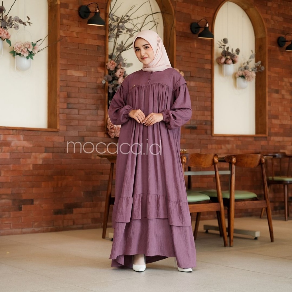 Gamis Lebaran Yumna Dress dari bahan Polo linen kancing busui friendly ada variasi remple di pundak dan rok saku lengan karet - wine ungu anggur