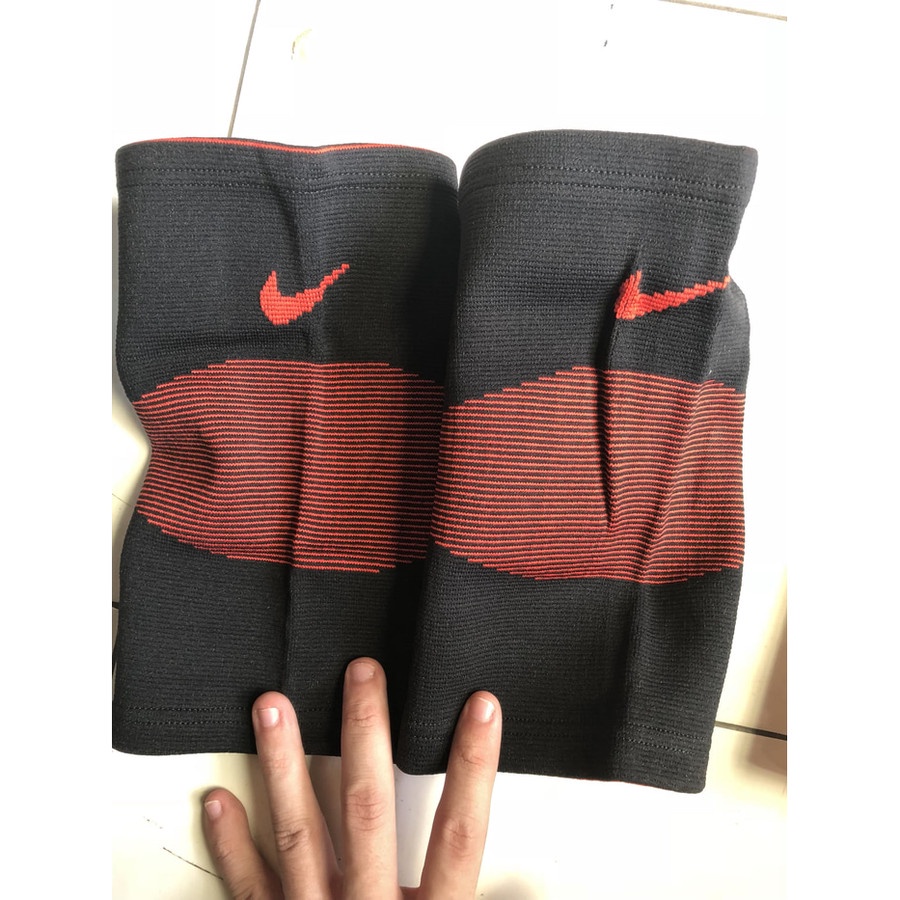 RB Pelindung Lutut Nike isi sepasang - Knee Support Nike isi 2 - deker lutut Nike - Knee Sleeve Nike