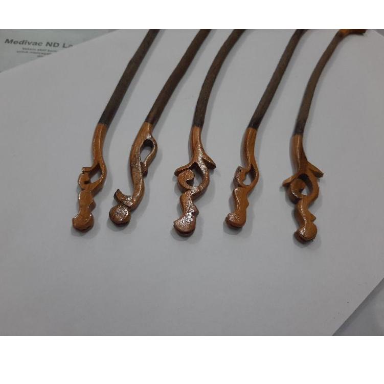 1 batang Tangkringan Konin Pleci PCMI Pangkringan Konin Asem Bali Ukir Grade A sangkar LB Sogon Plec