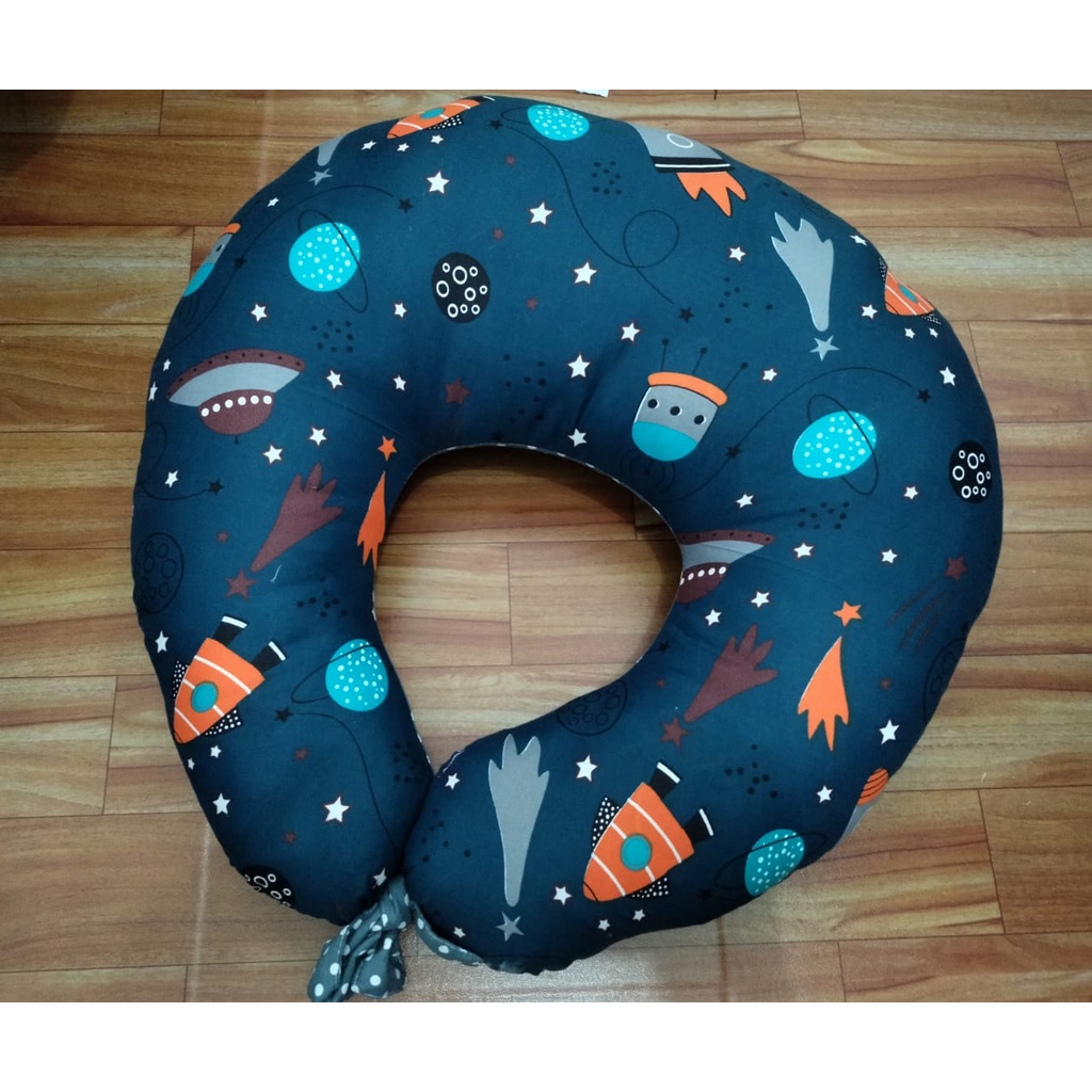 Bantal Menyusui (bansui) Karakter