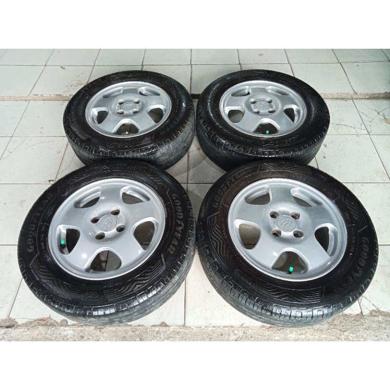 pelek copotan mobil bekas Hyundai ring  14 lebar 5,5 et 38 pcd 4x100+ban 185 70 14