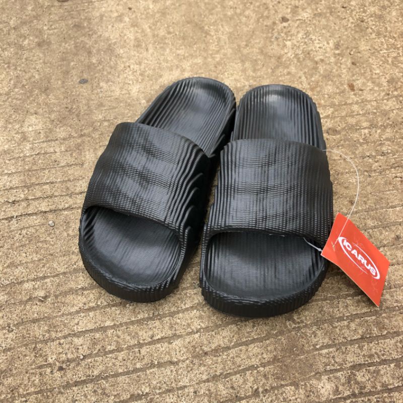 sandal slop adilette / sandal karet pria