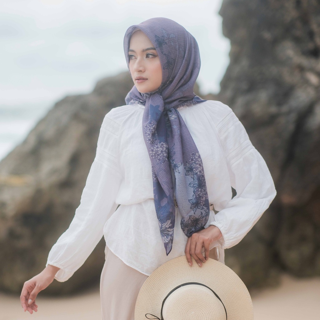 ALIF HIJAB SEGI EMPAT MOTIF PARIS PREMIUM KOREA - MILKY WAY