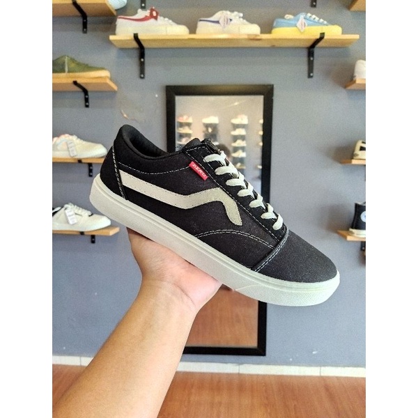Aerostreet Massive Low Hitam Natural - Sepatu Sneakers Casual
