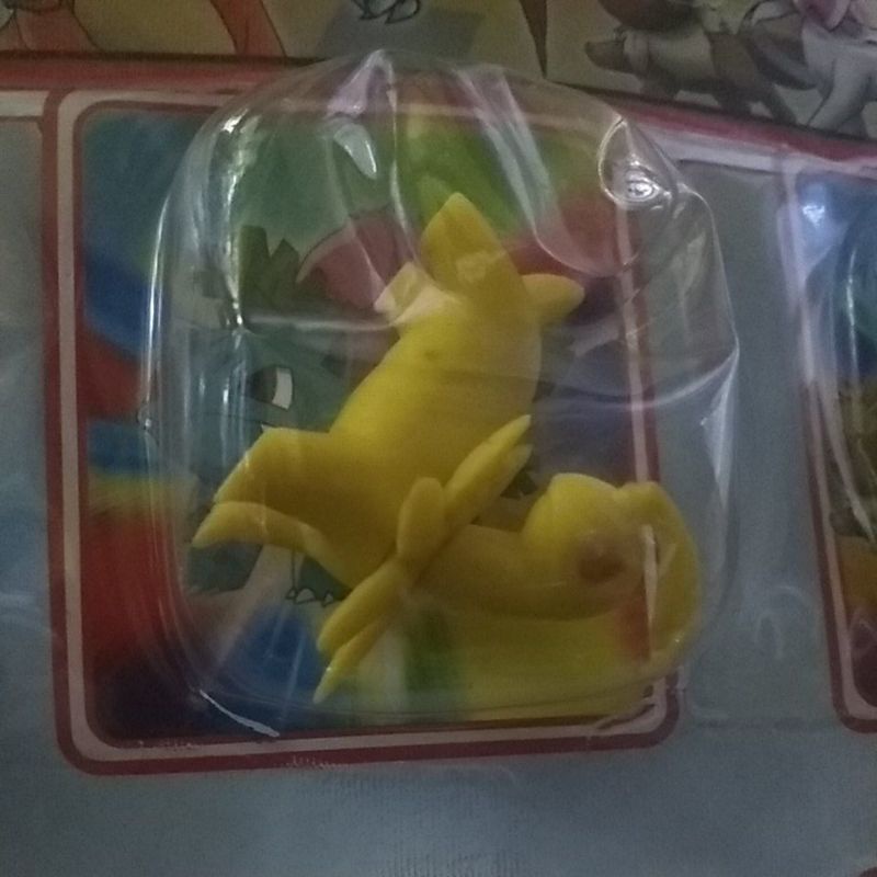 MAINAN FIGUR POKEMON