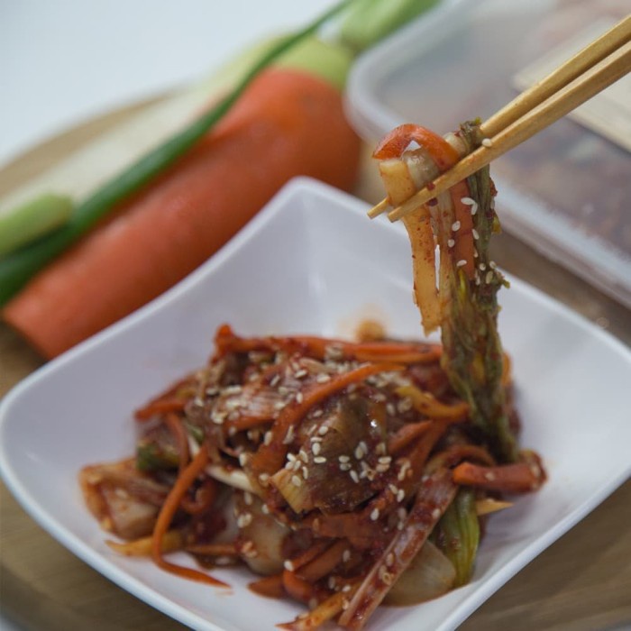 

Plaza Korea Kimchi Mix Sawi Wortel Lobak Fresh 500 Gram-Makanan Korea