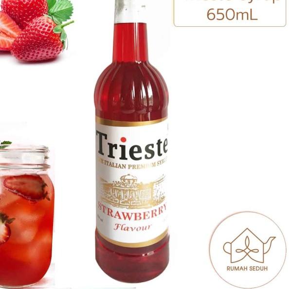 

● 650mL Sirup Strawberry merk Trieste - Sirup Stroberi ◘