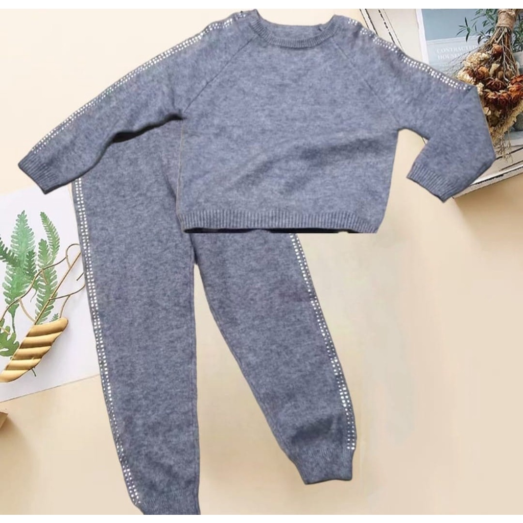 Qiana fashionkids / setelan rajut anak import / setelan rajut anak perempuan import / rajut anak / s