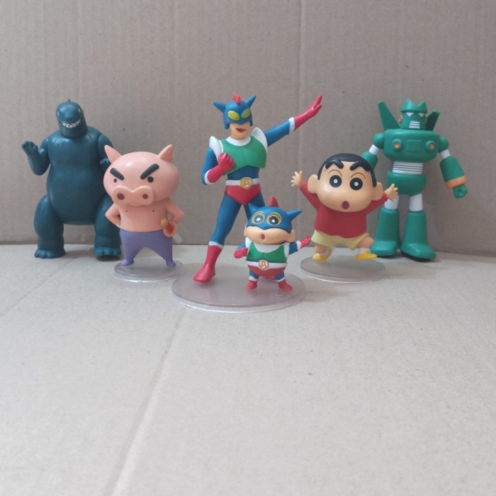 Figure Action Figure Crayon Sinchan Pahlawan Bertopeng