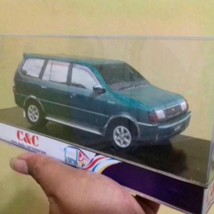 DISPLAY DIECAST MINIATUR MOBIL KIJANG LGX MAINAN SKALA 1:50 TERMURAH